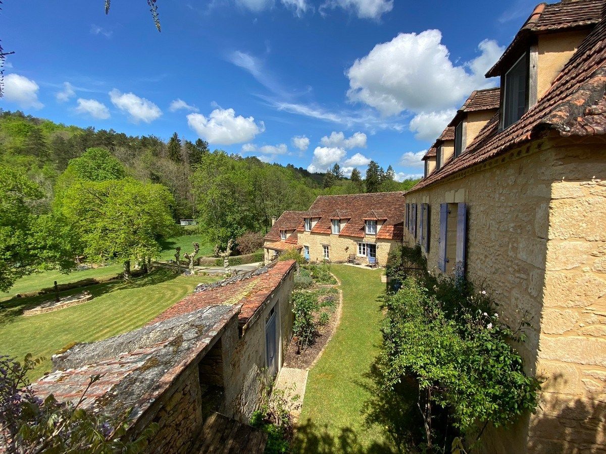 maison 15 Pièces en vente sur LES EYZIES (24260)