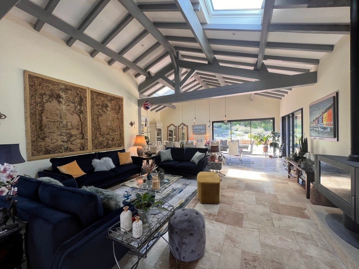 maison 15 Pièces en vente sur LES EYZIES (24260)