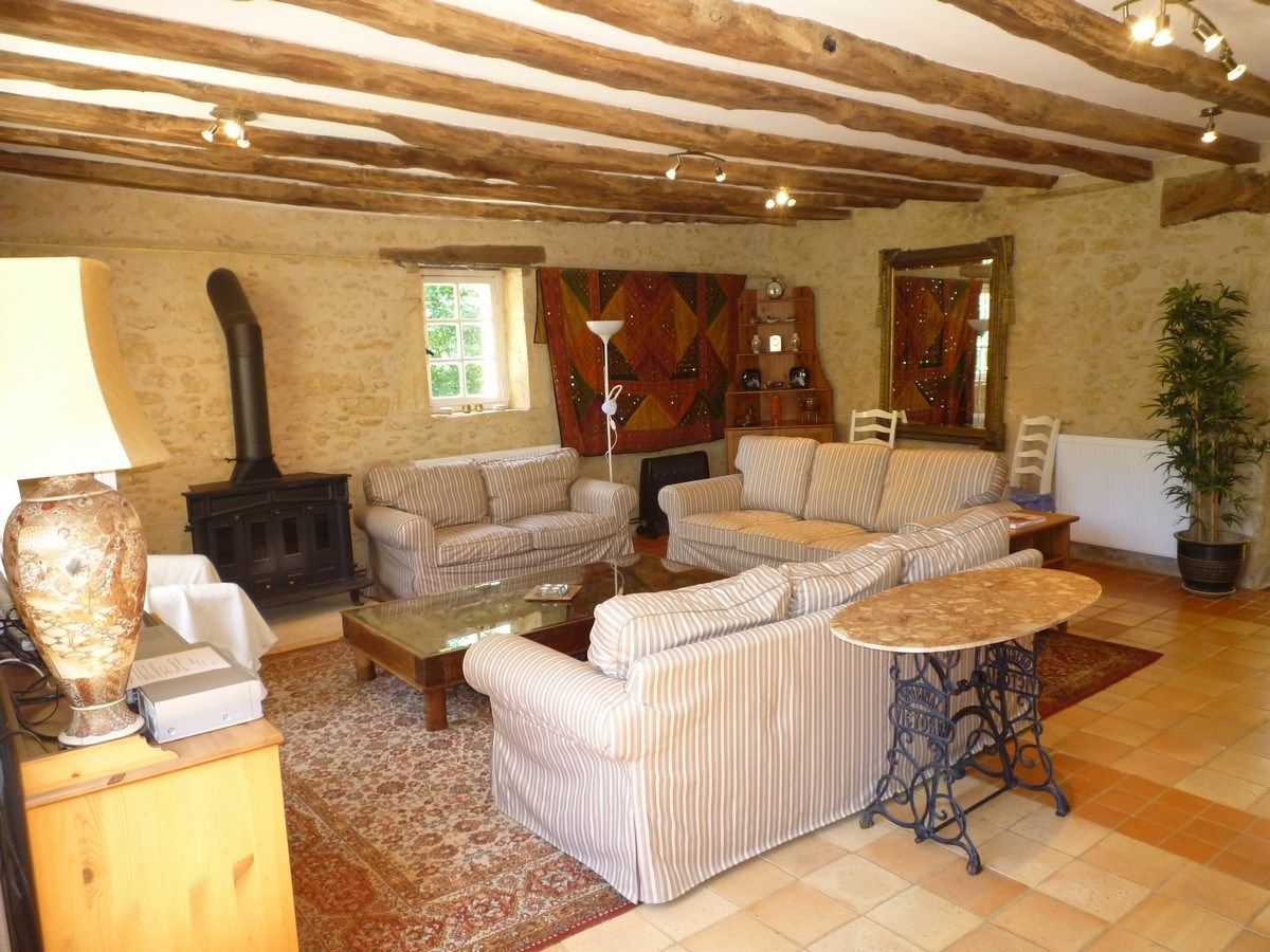 maison 15 Pièces en vente sur LES EYZIES (24260)