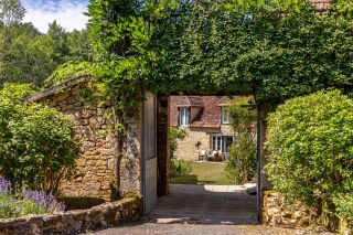 maison 15 Pièces en vente sur LES EYZIES (24260)