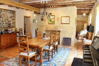 maison 15 Pièces en vente sur LES EYZIES (24260)