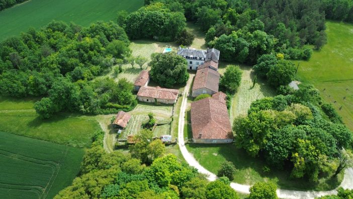 Vente Maison Périgueux 20&nbsp;Pièces 630&nbsp;m²