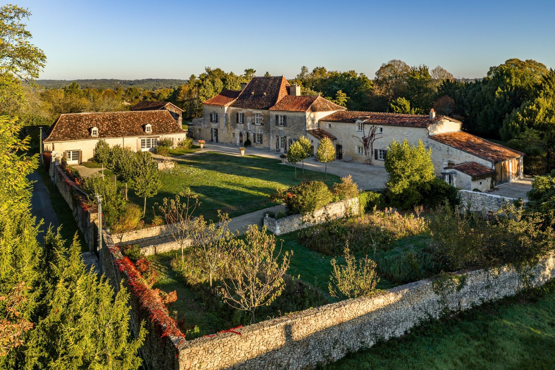 maison 15 Pièces en vente sur BERGERAC (24100)