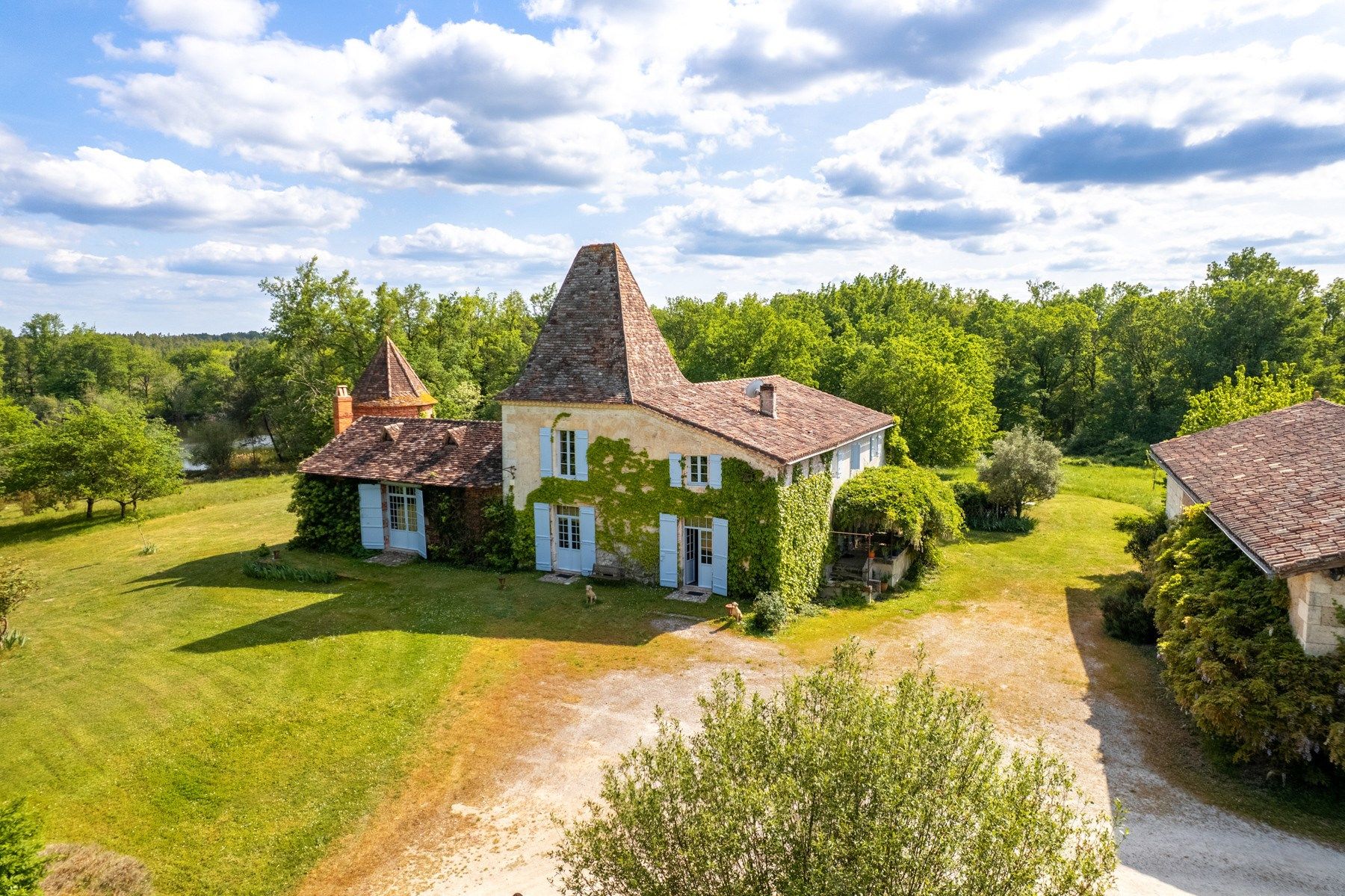 maison 15 Pièces en vente sur ST ANDRE DE DOUBLE (24190)