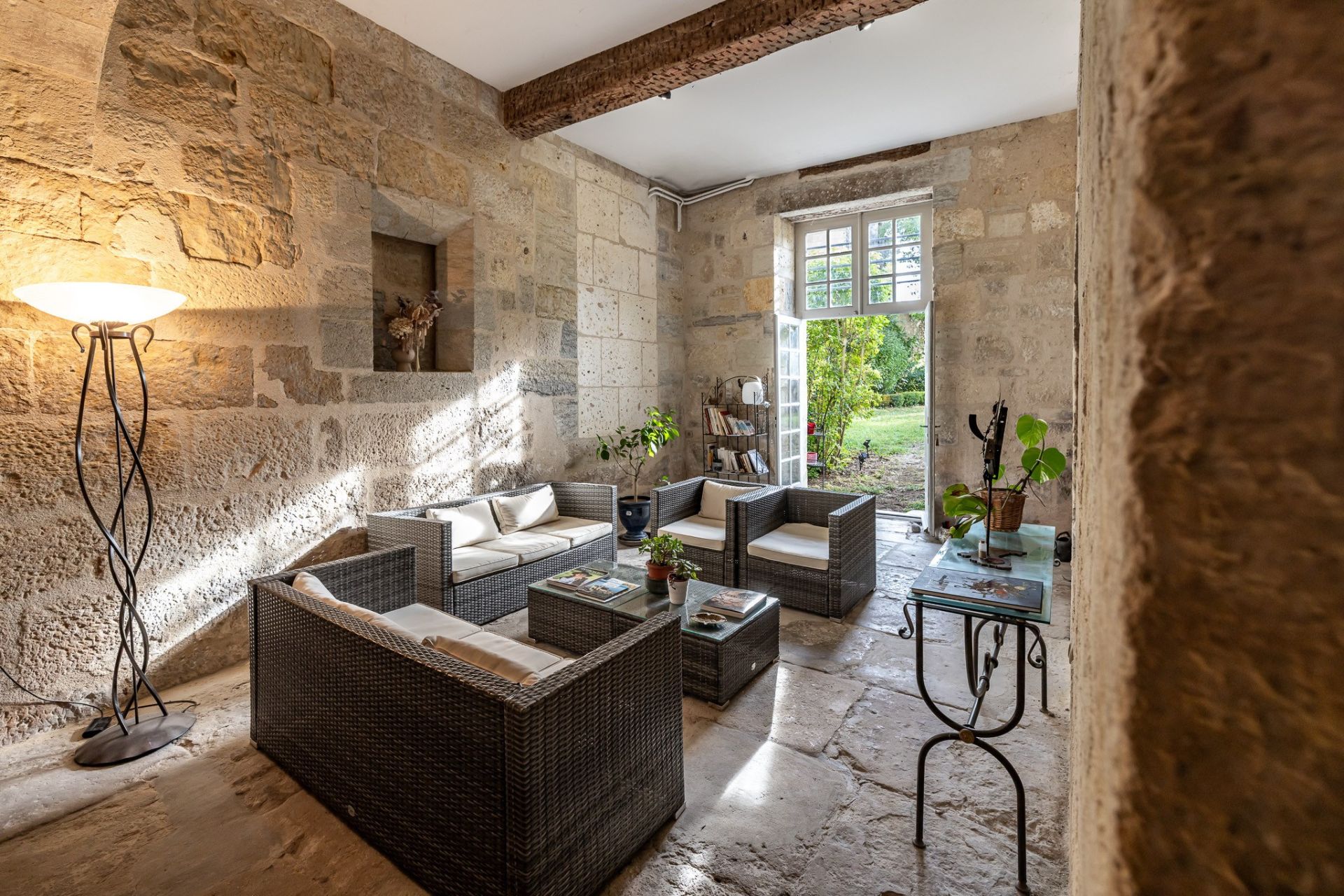 house 13 Rooms for sale on PERIGUEUX (24000)