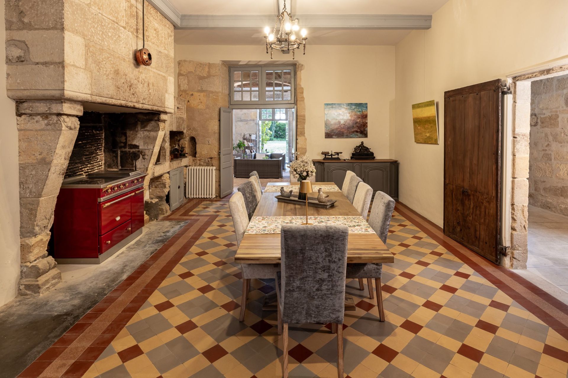 house 13 Rooms for sale on PERIGUEUX (24000)