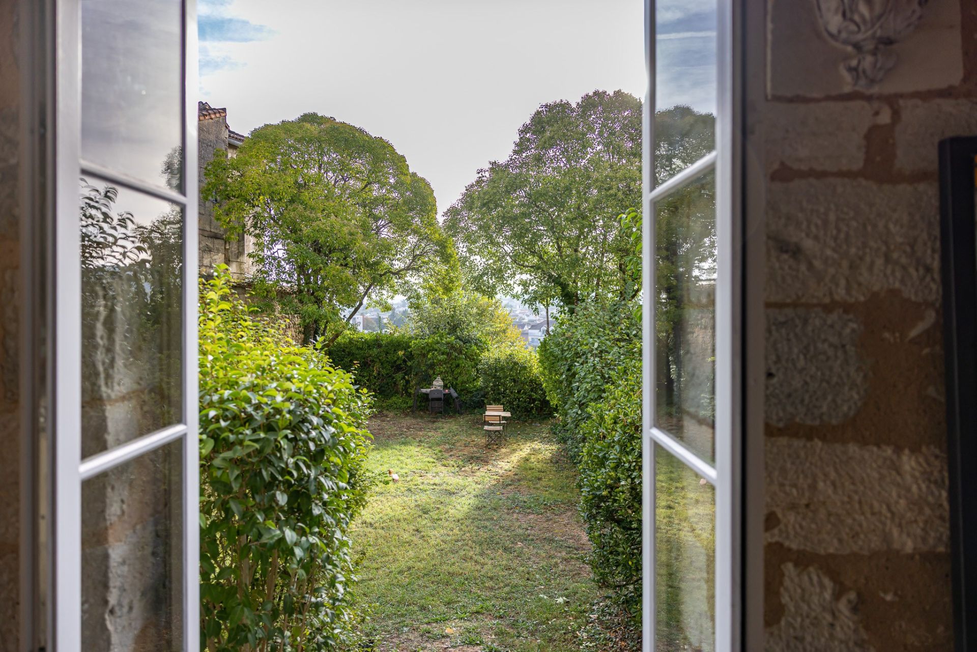 house 13 Rooms for sale on PERIGUEUX (24000)