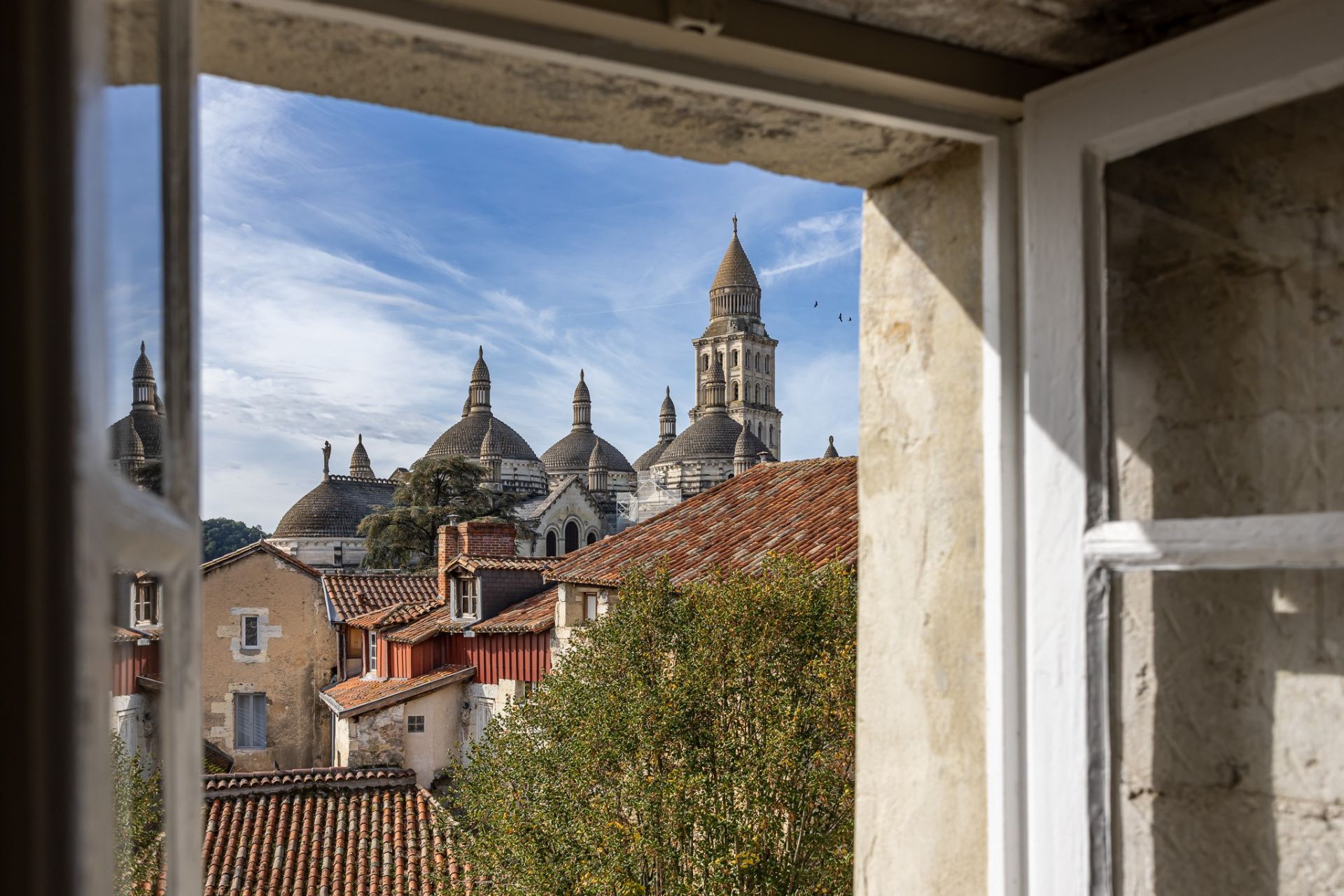 house 13 Rooms for sale on PERIGUEUX (24000)