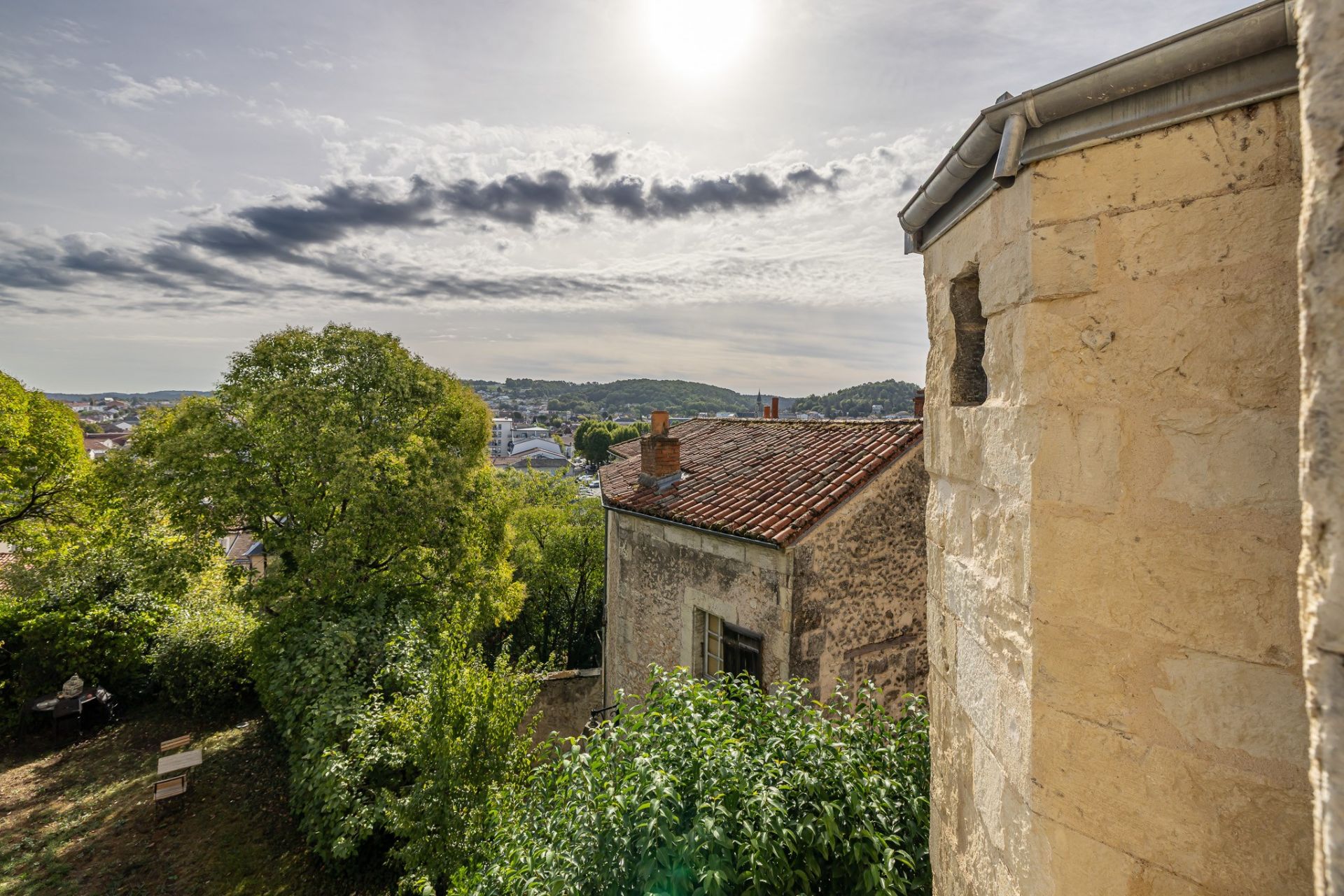 house 13 Rooms for sale on PERIGUEUX (24000)