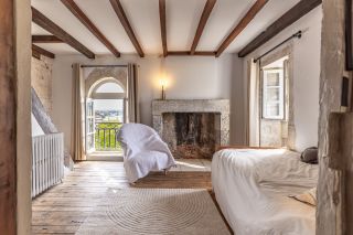 house 13 Rooms for sale on PERIGUEUX (24000)