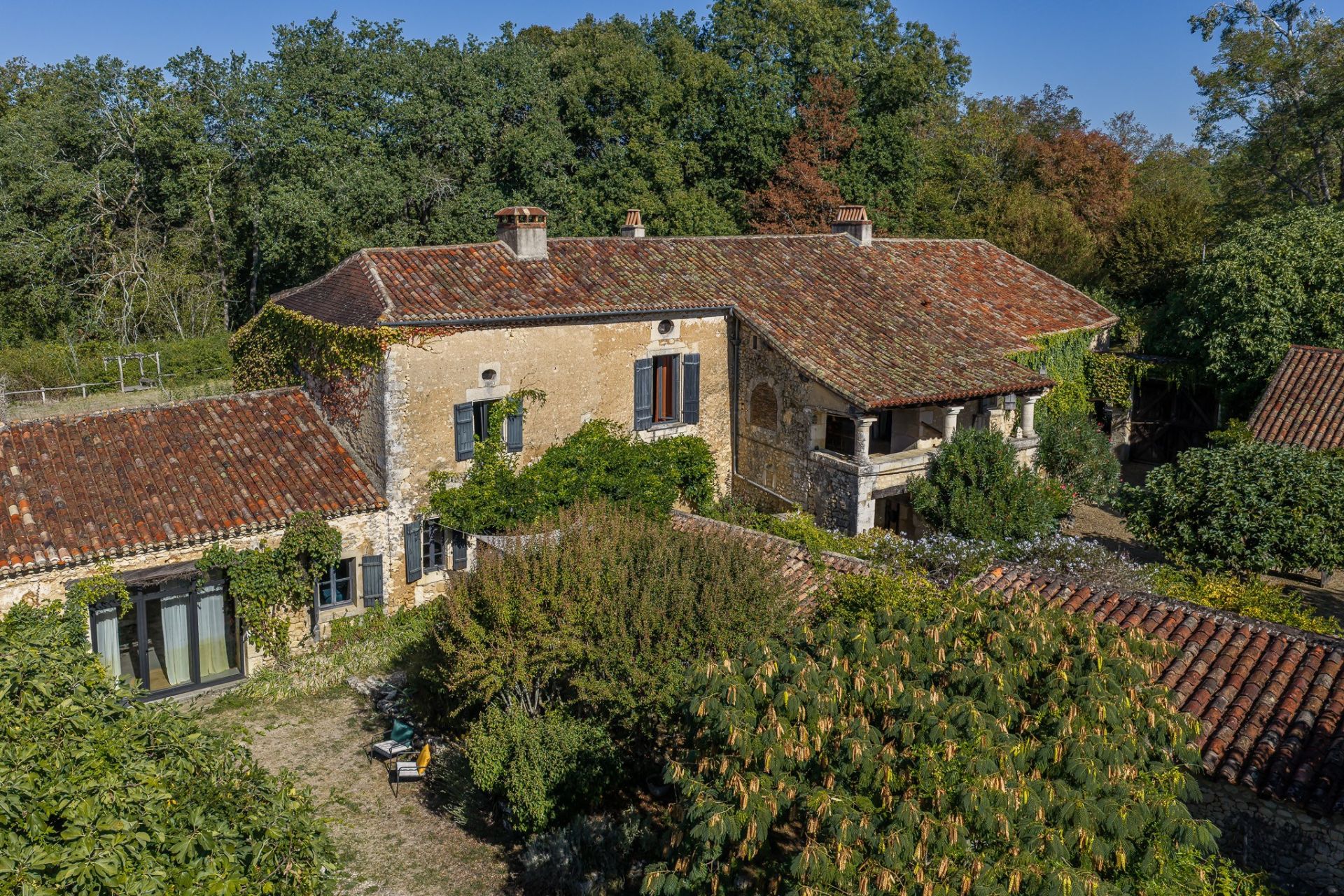 house 13 Rooms for sale on VERGT (24380)