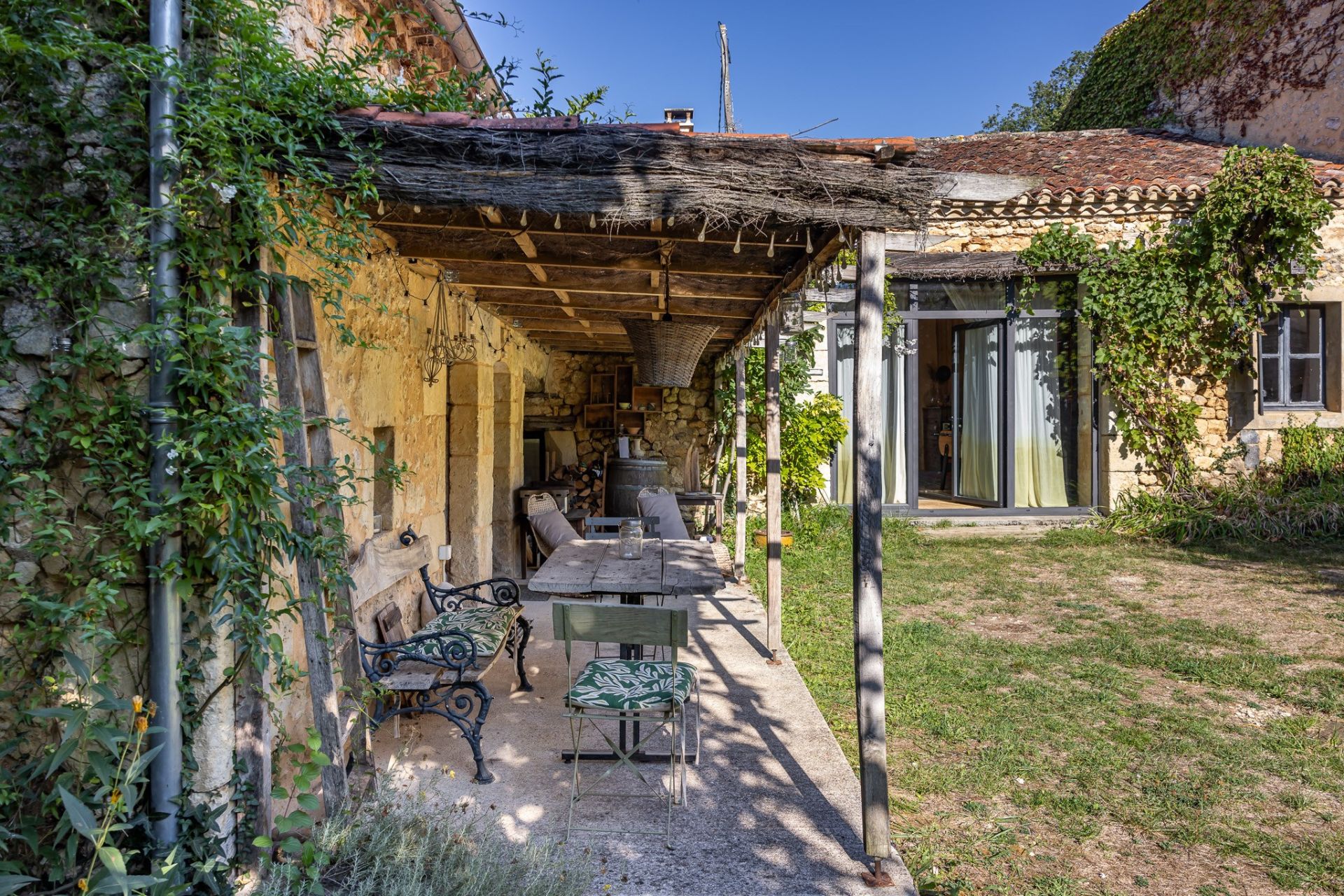 house 13 Rooms for sale on VERGT (24380)