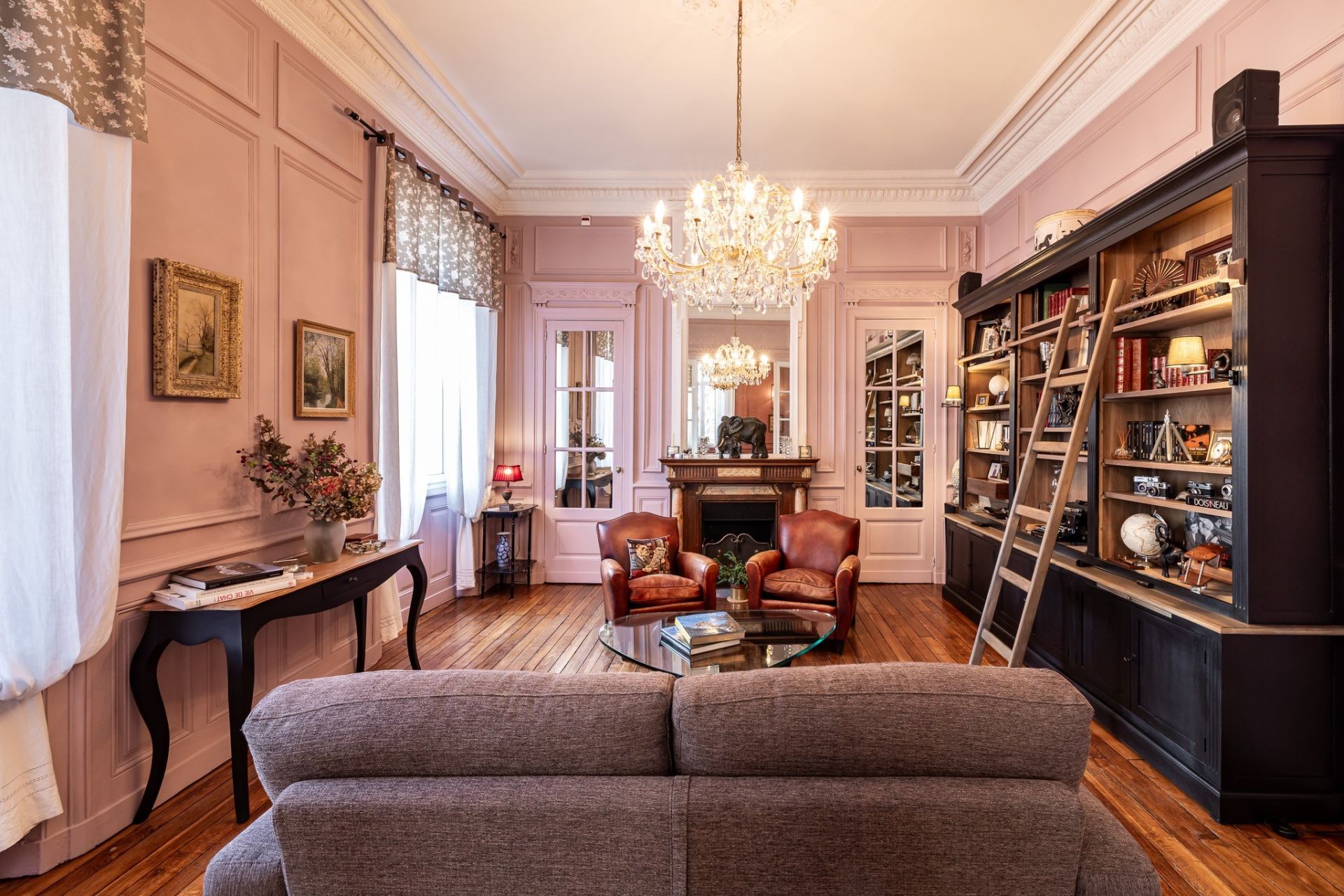 mansion 11 Rooms for sale on PERIGUEUX (24000)