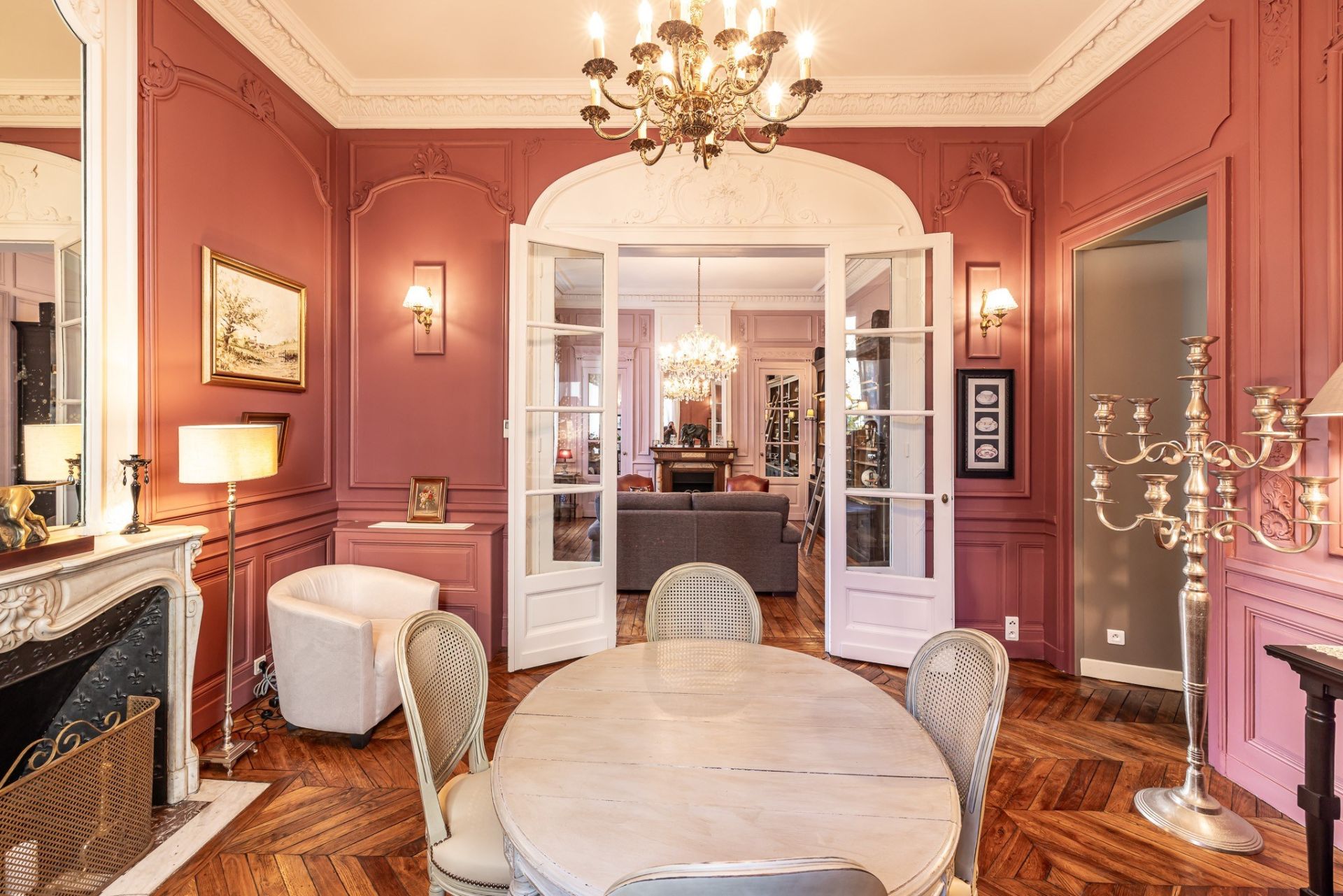 mansion 11 Rooms for sale on PERIGUEUX (24000)