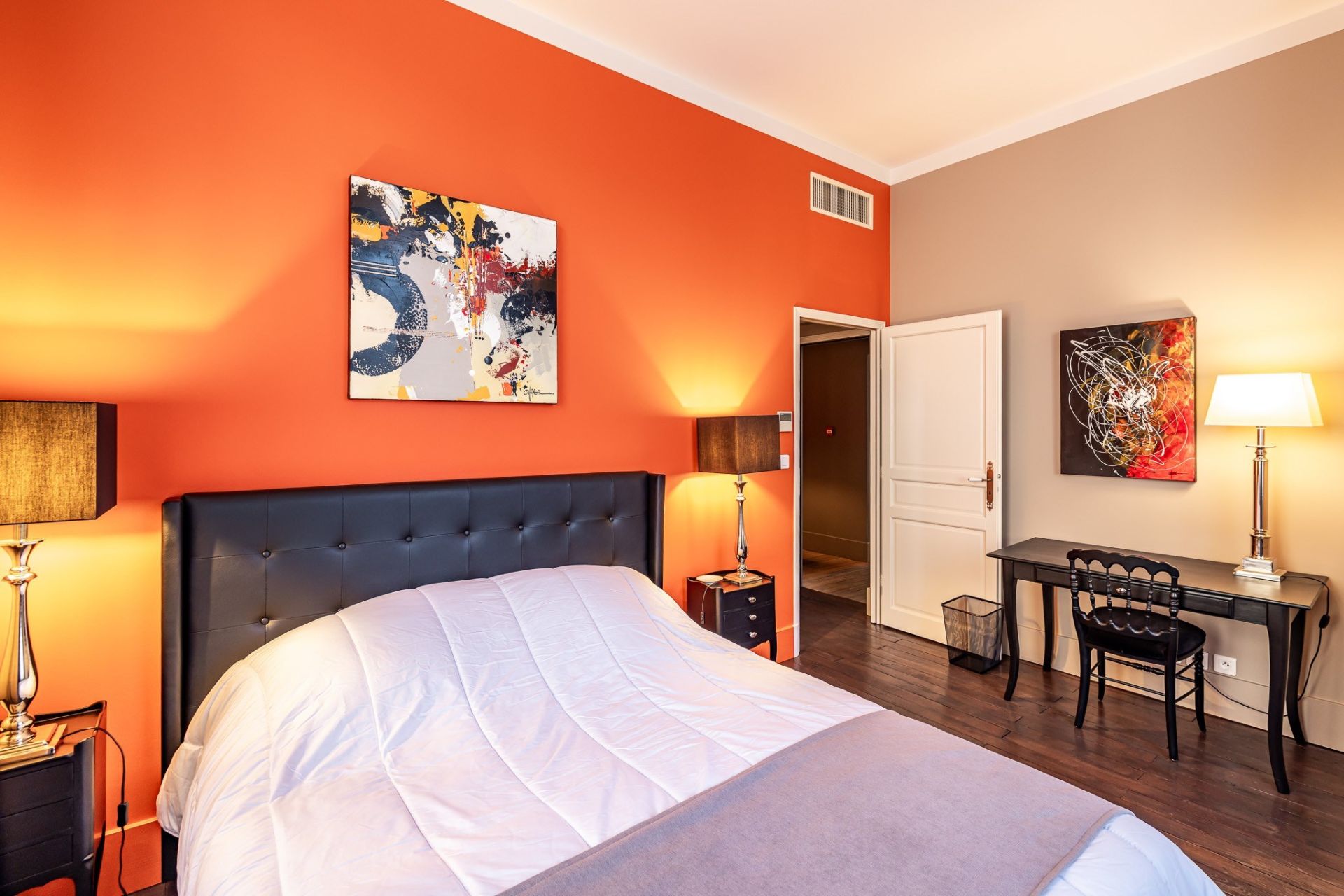 mansion 11 Rooms for sale on PERIGUEUX (24000)