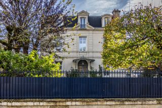 mansion 11 Rooms for sale on PERIGUEUX (24000)