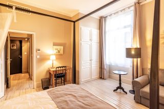 mansion 11 Rooms for sale on PERIGUEUX (24000)