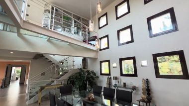 house 14 Rooms for sale on PERIGUEUX (24000)